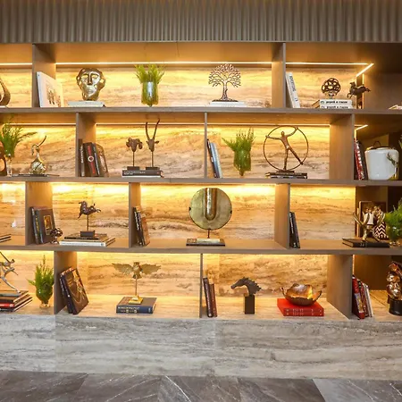 Ξενοδοχείο Miramare 5*