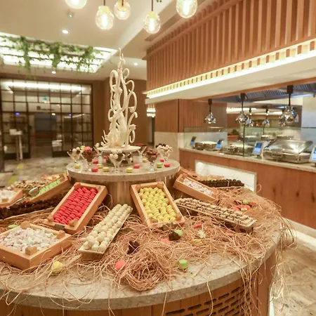 Ξενοδοχείο Miramare 5*